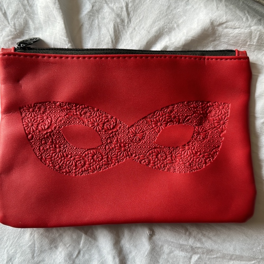 3 for $20! 2 Ipsy Bags - Picture 7 of 11